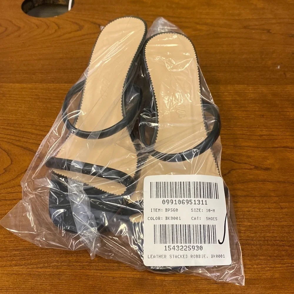New J Crew Double-strap stacked wedges in leather
Item BP560 - Picture 4 of 4